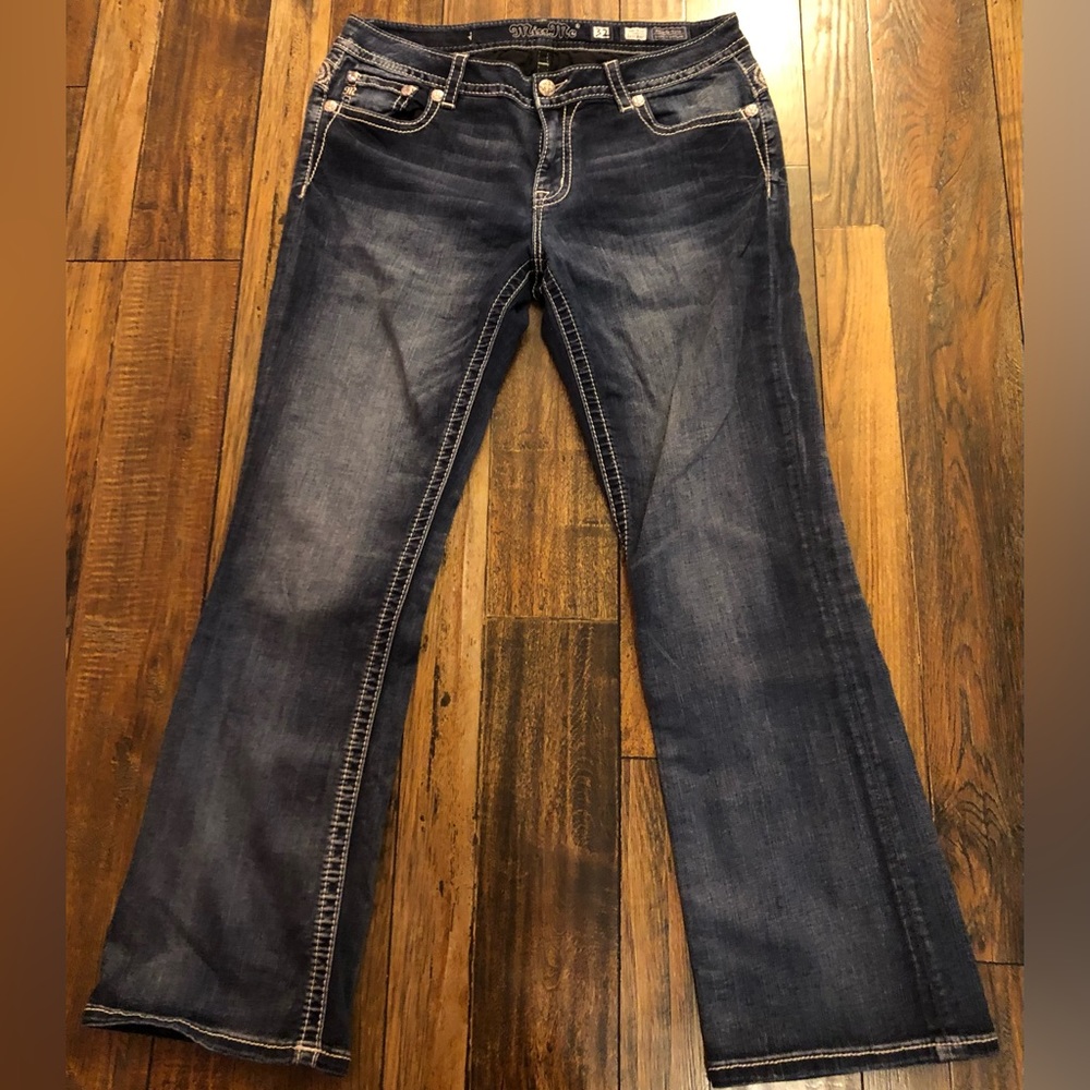 Size 32 mid rise easy boot miss me jeans
